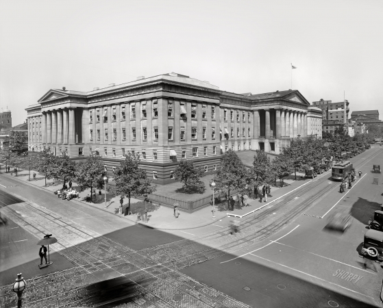 Photo showing: Intellectual Property -- Washington, D.C., circa 1924. U.S. Patent Office Building, Ninth and F Streets N.W.