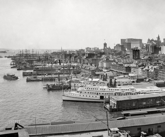 Photo showing: Wet Manhattan -- Lower Manhattan and the East River circa 1901. Riverfront from the Brooklyn Bridge.