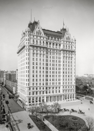 Photo showing: The Plazas -- Manhattan circa 1907. New York, N.Y. -- Plaza Hotel, Grand Army Plaza and West 58th Street.