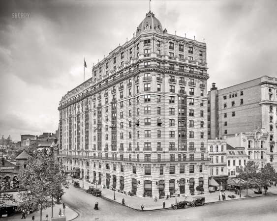 Photo showing: The New Raleigh -- Washington, D.C., circa 1912. The Raleigh Hotel at Pennsylvania Avenue and 12th Street N.W.