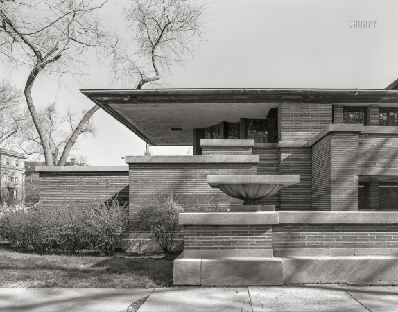 Photo showing: Prairie Style -- Chicago circa 1955. Frederick C. Robie house, Hyde Park. Exterior.