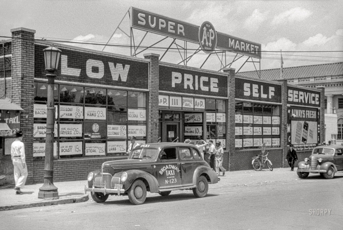 Photo showing: The Super Market -- May 1940. The 'super market' in Durham, North Carolina.