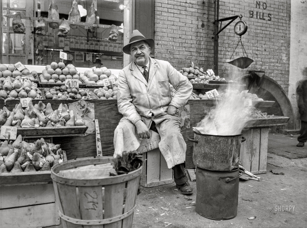 Photo showing: Tutti Frutti -- February 1943. New York, New York. Italian-American fruit stand at First Avenue and Tenth Street.