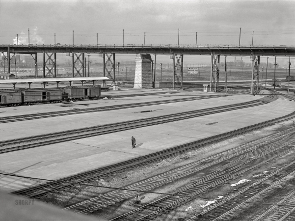 Photo showing: Missouri Produce Yard -- March 1943. Kansas City, Missouri. Produce freight yard used by the Atchison, Topeka and Santa Fe Railroad.