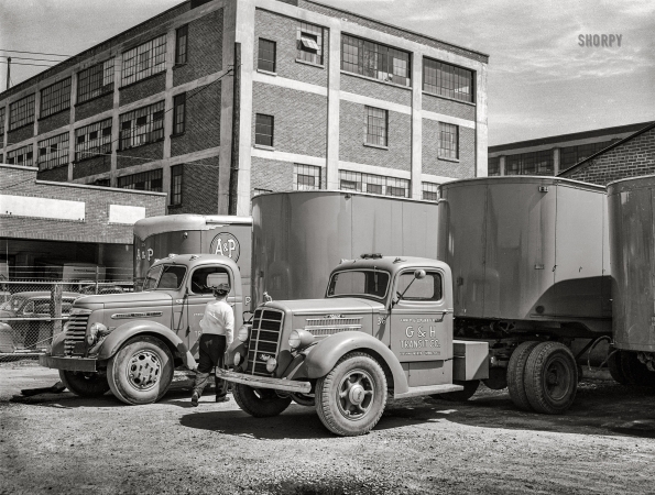 Photo showing: A&P & G&H -- March 1943. Charlotte, North Carolina. Truck and warehouse district.