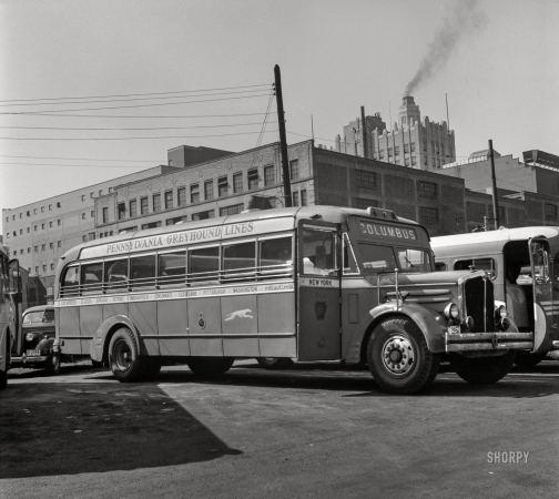 Photo showing: Colum-Bus -- September 1943. Columbus, Ohio. An old model bus, of the type which would ordinarily have been scrapped.